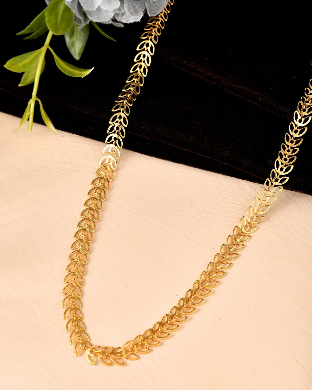VOJ Women Gold Polished Stainless Steel Minimal Leaf Chain