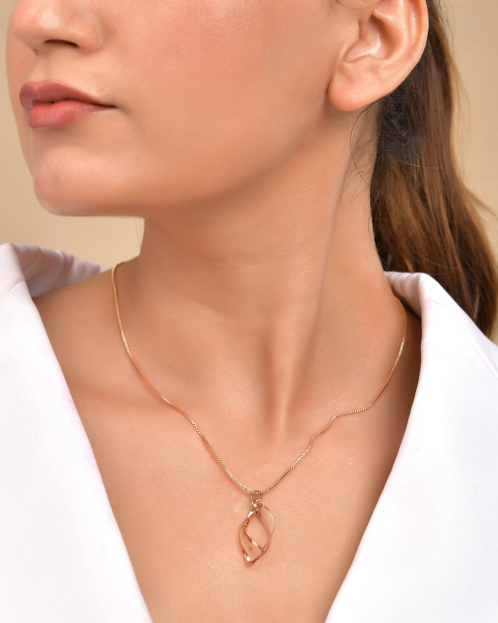 VOJ Rose Gold Polished Chain With Designer Pendant