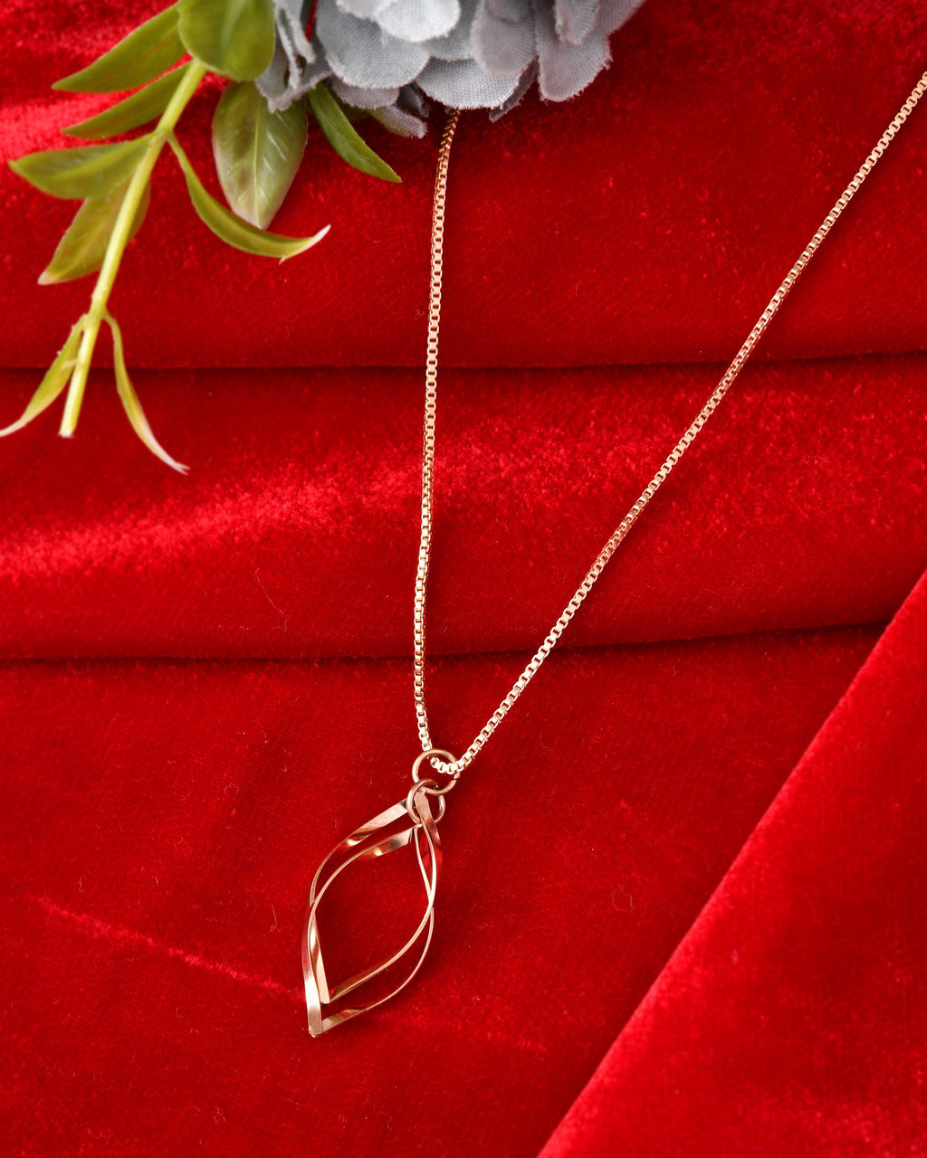 VOJ Rose Gold Polished Chain With Designer Pendant