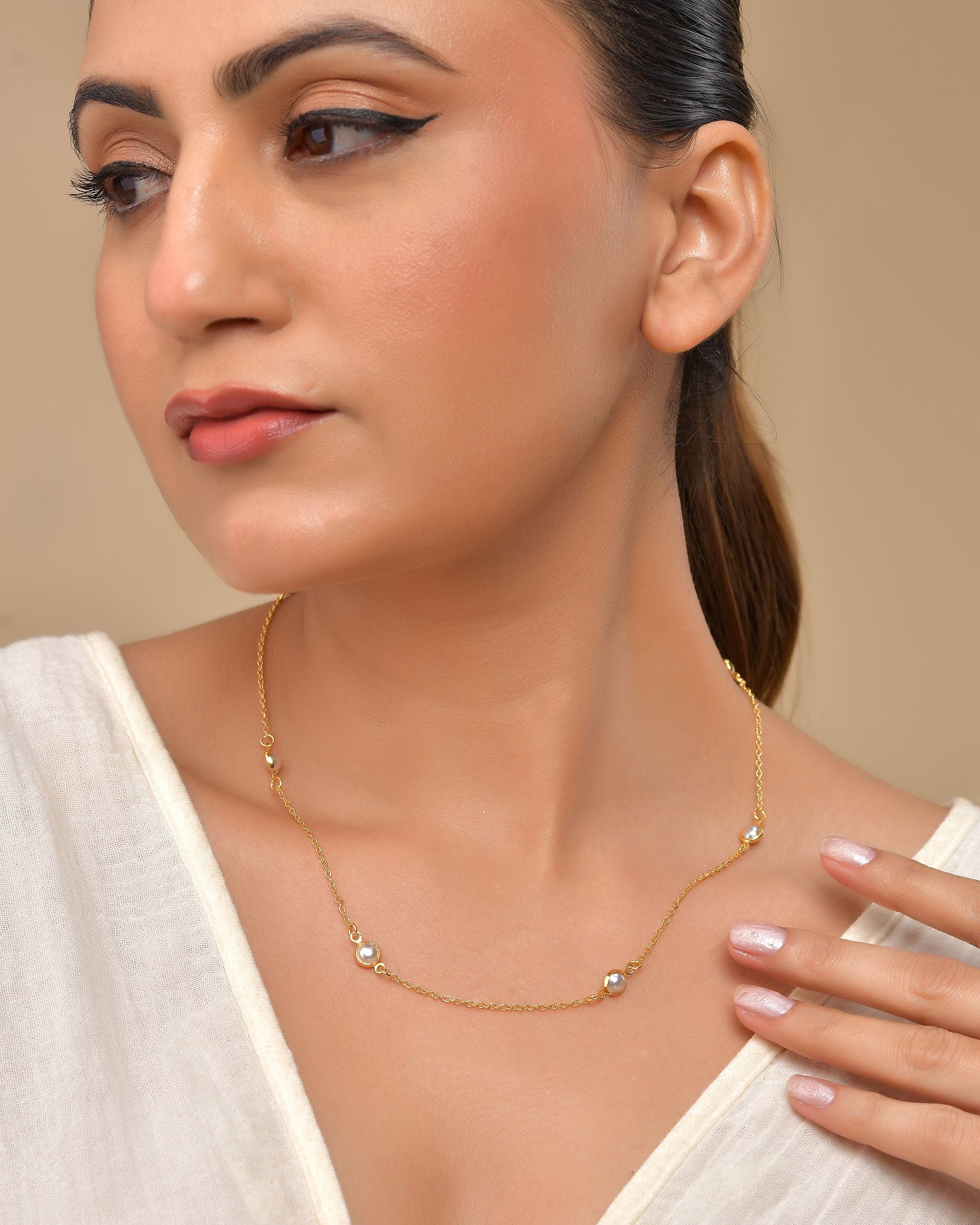 VOJ Gold Polished Women Pearl Studded Stainless Steel Chain
