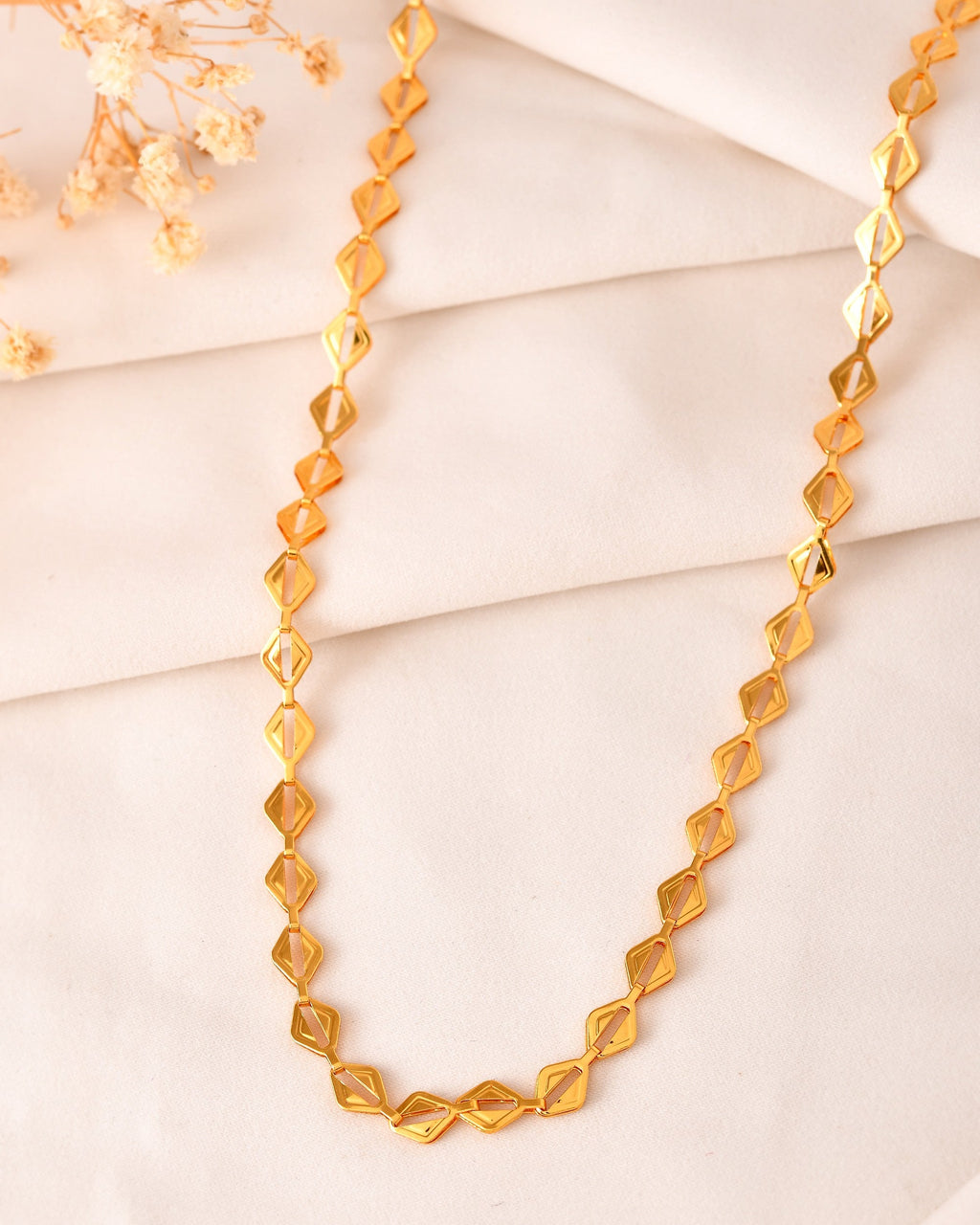 VOJ Gold Polished Geometrical Shaped Stainless Steel Chain For Women