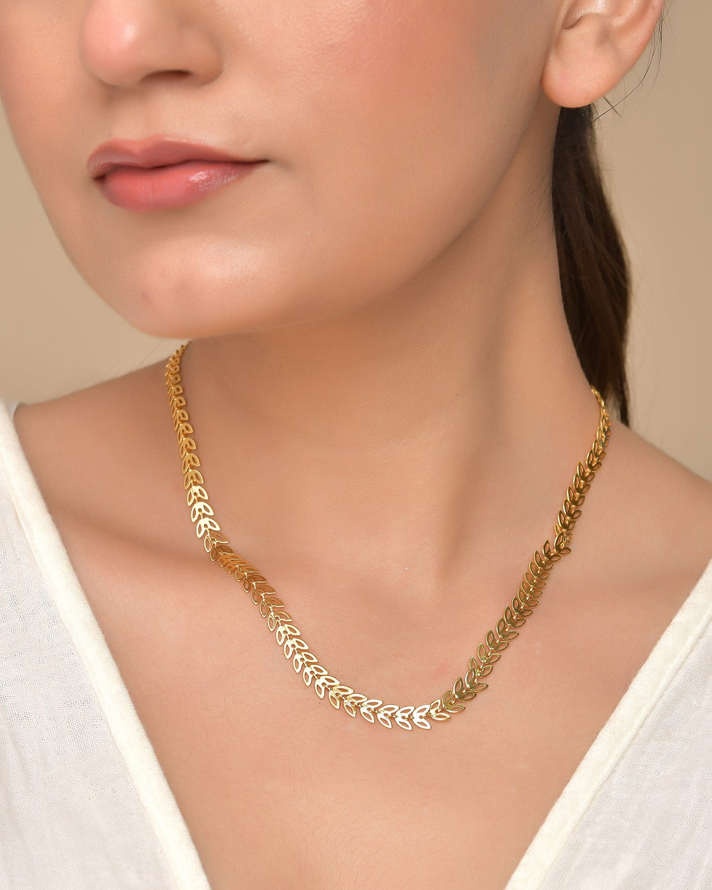 VOJ Gold Polished Filled Leaf Shaped Chain For Women