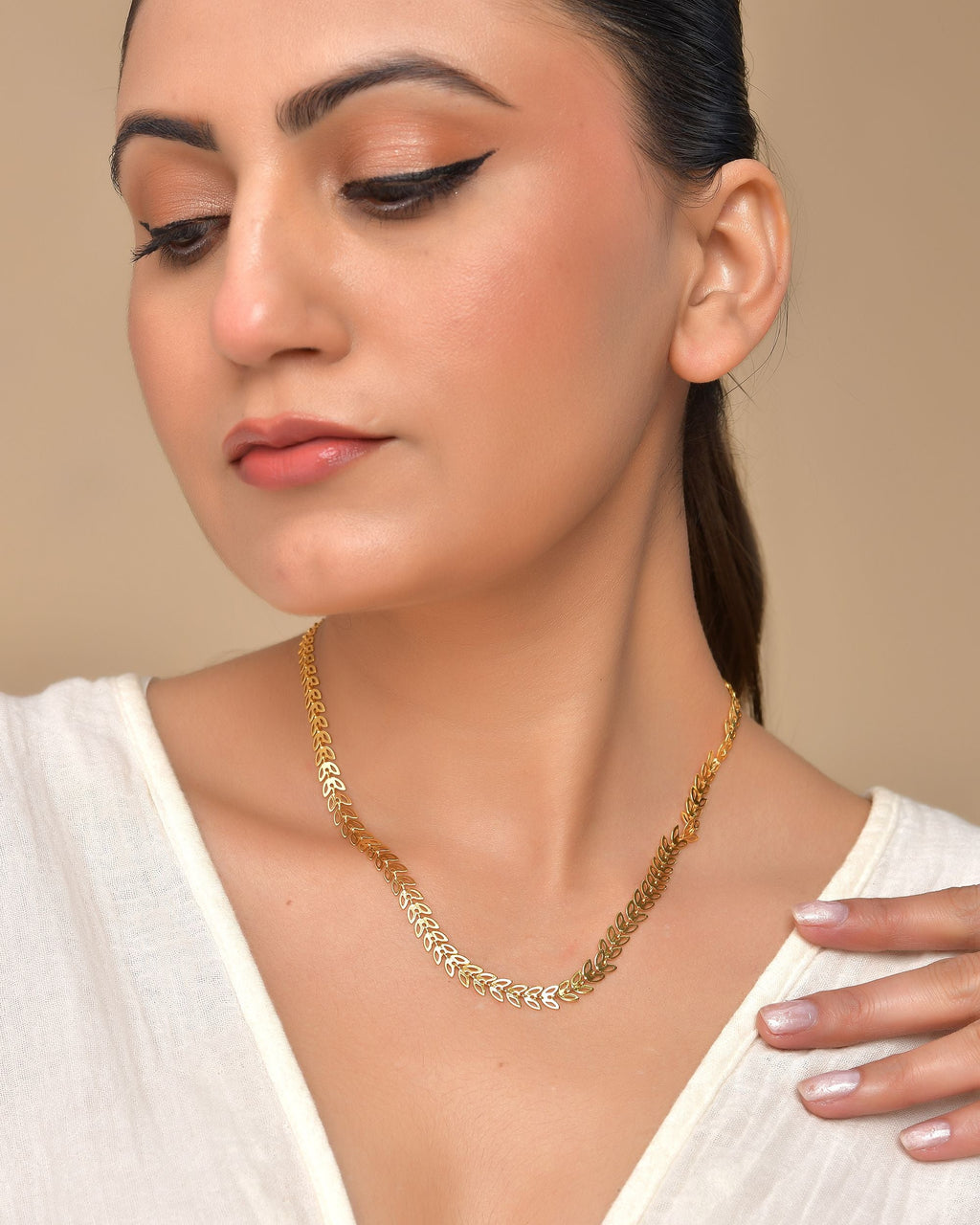 VOJ Gold Polished Filled Leaf Shaped Chain For Women