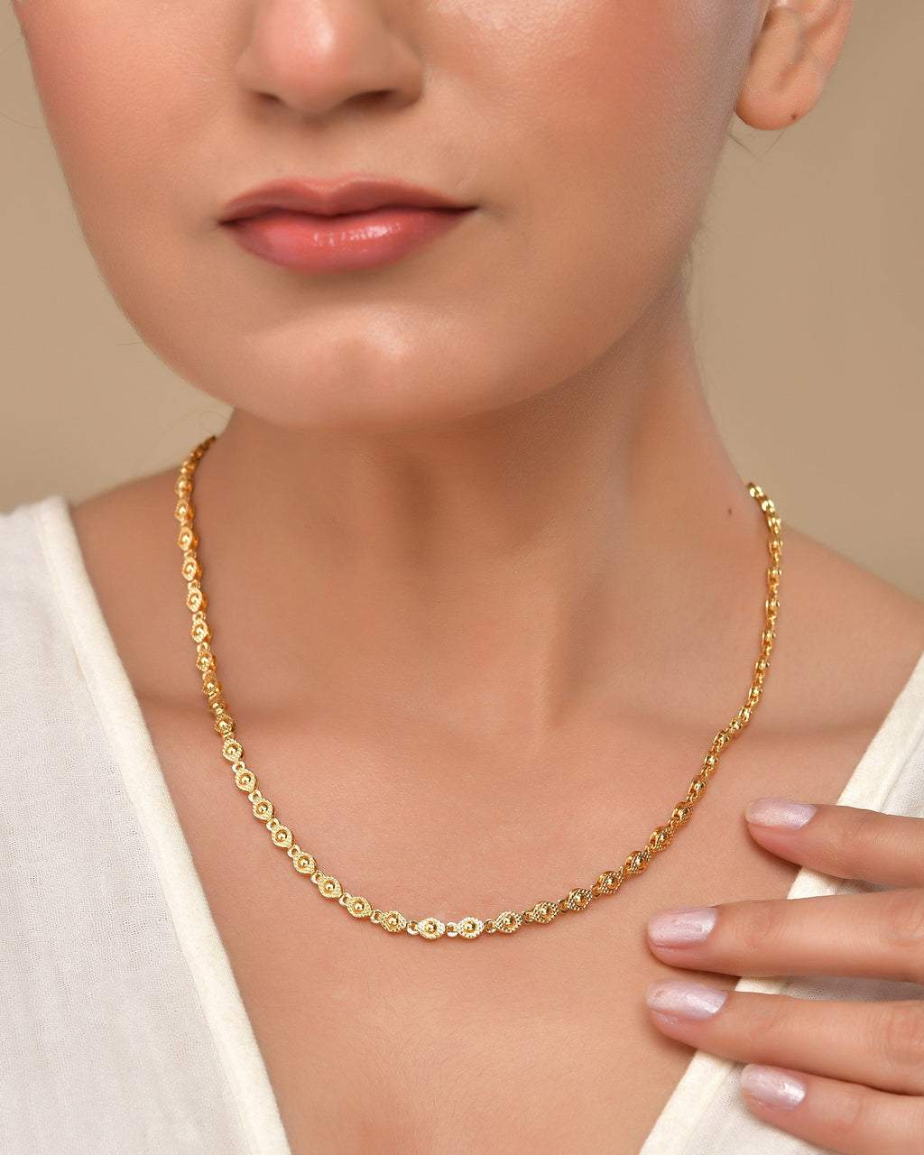 VOJ Gold Polished Oval Shaped Designer Chain For Women