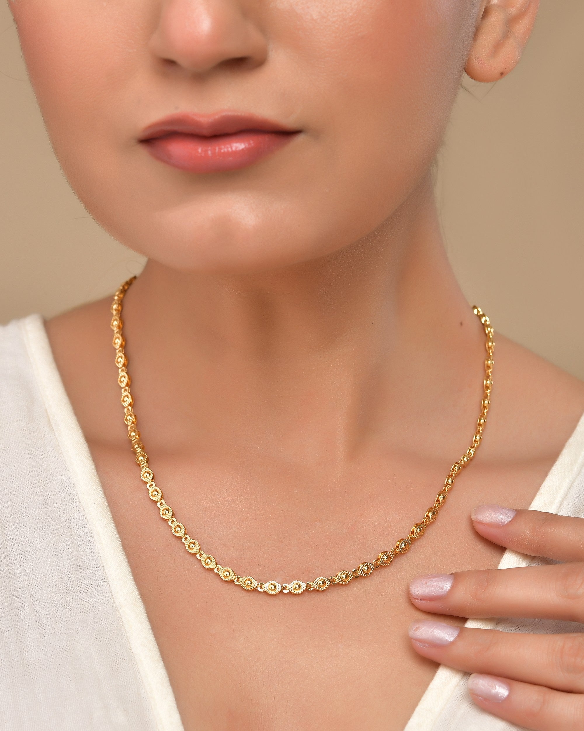 VOJ Gold Polished Oval Shaped Designer Chain For Women