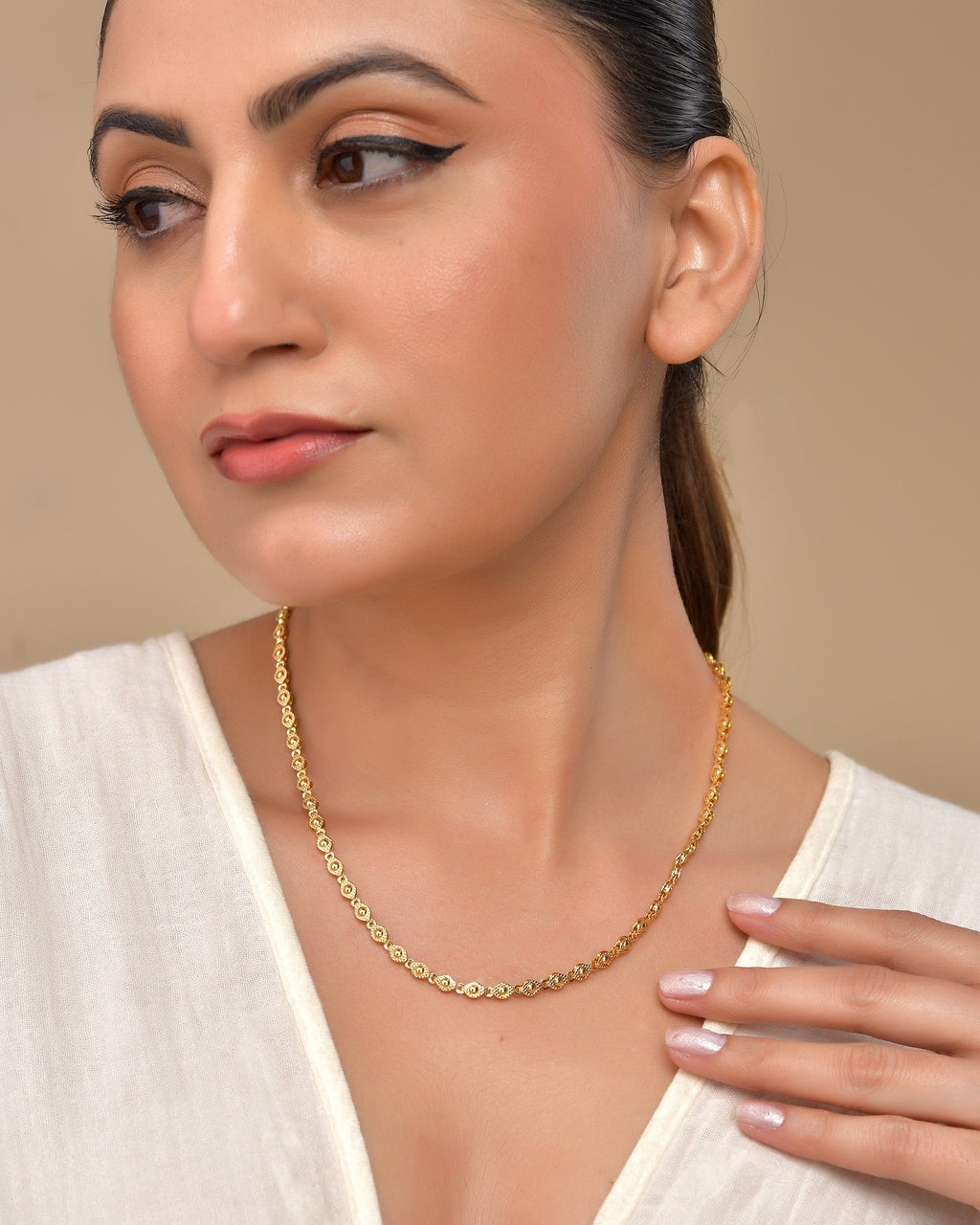 VOJ Gold Polished Oval Shaped Designer Chain For Women