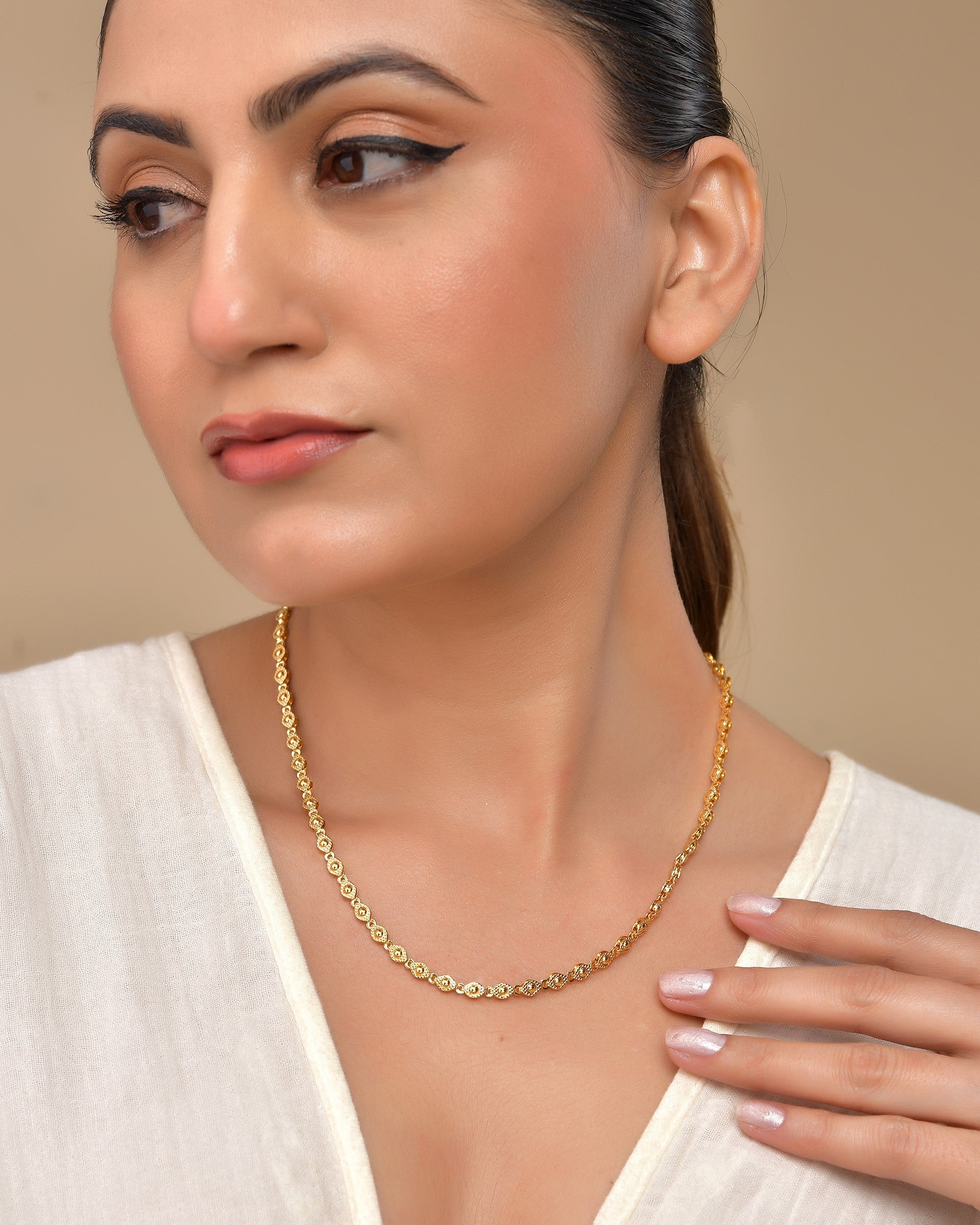 VOJ Gold Polished Oval Shaped Designer Chain For Women