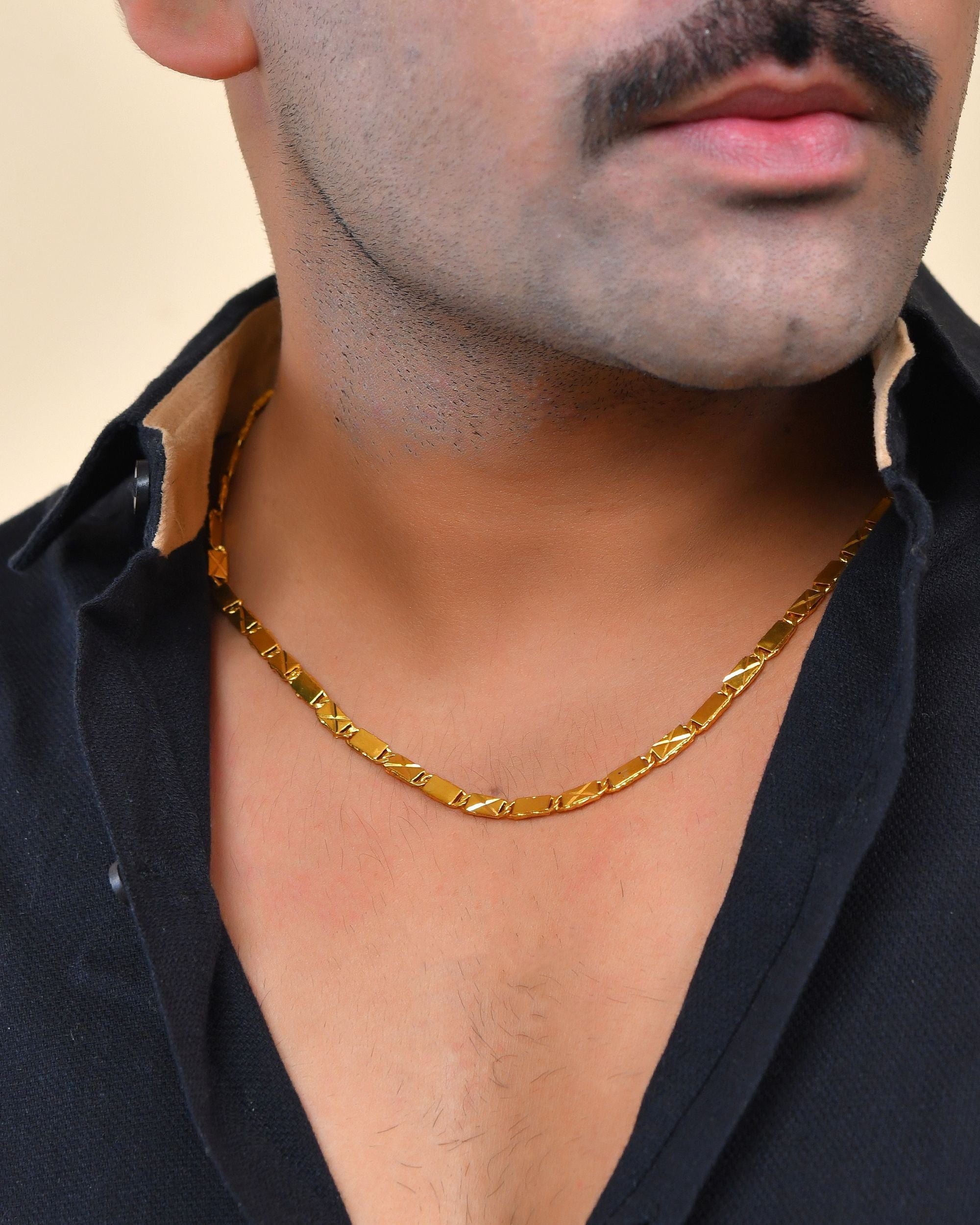 VOJ Stainless Steel Gold Polished Biscuit Shaped Classic Chain