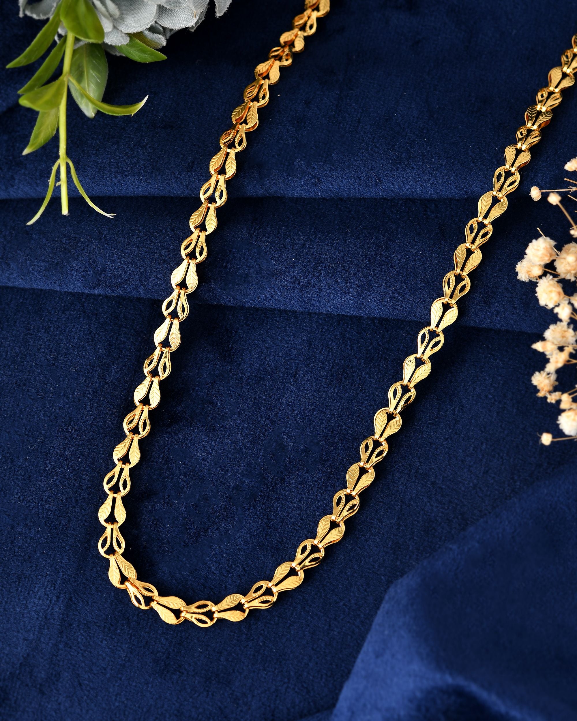 VOJ Men Designer Classic Gold Polished Chain