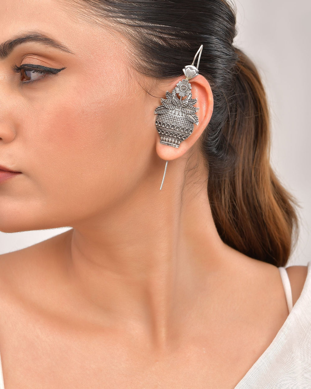 VOJ Silver Toned Designer Floral Shaped Ear Cuff