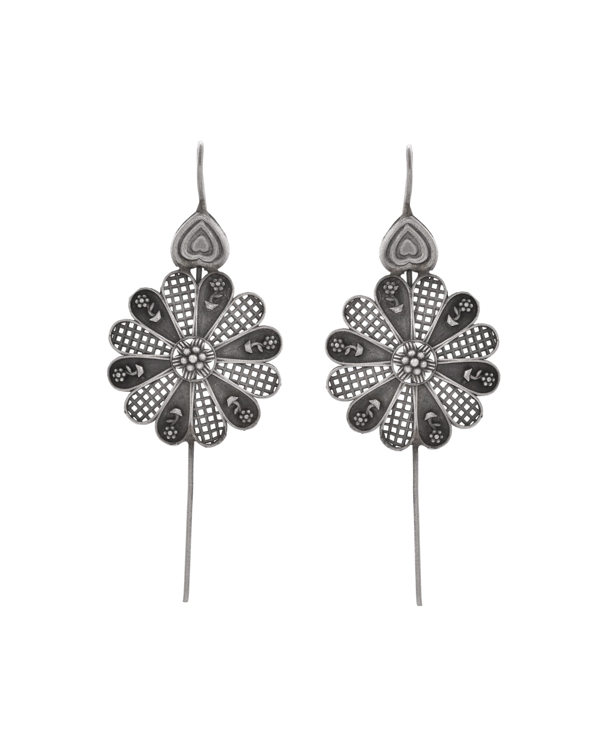 VOJ Silver Plated Flower Shaped Elegant Ear Cuff