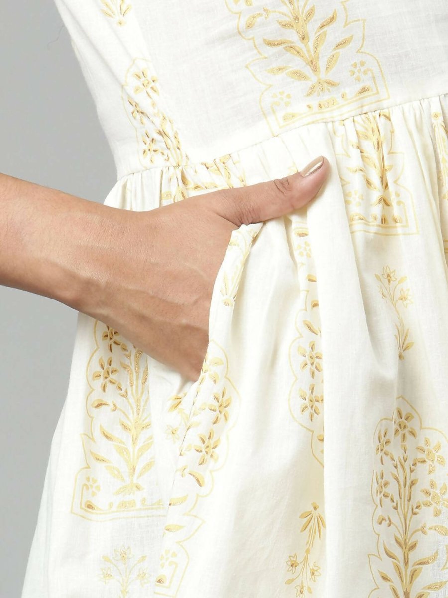 Ahalyaa Women Off White Beautiful Pure Cotton Printed Tunic
