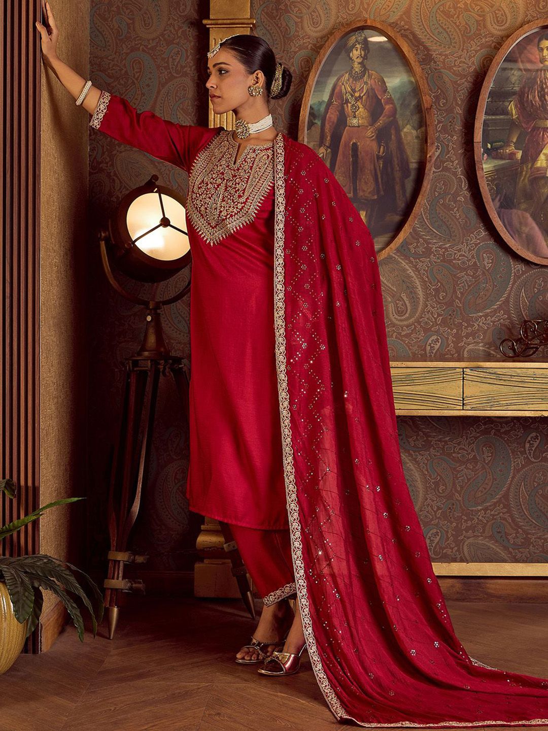 Indo Era Ethnic Floral Embroidered Zari Work Detail Regular Sleeves Round Neck Kurta Set