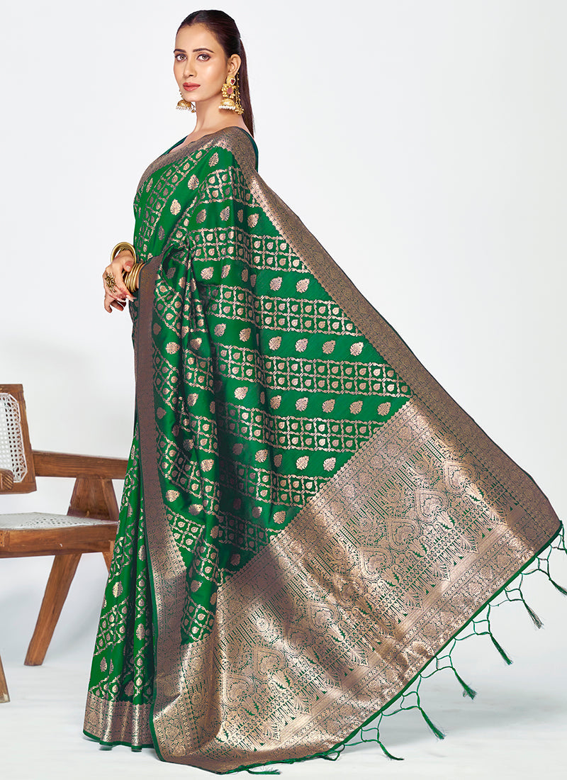 Vellora Emerald Green Soft Silk Royal Zari Weaving Saree