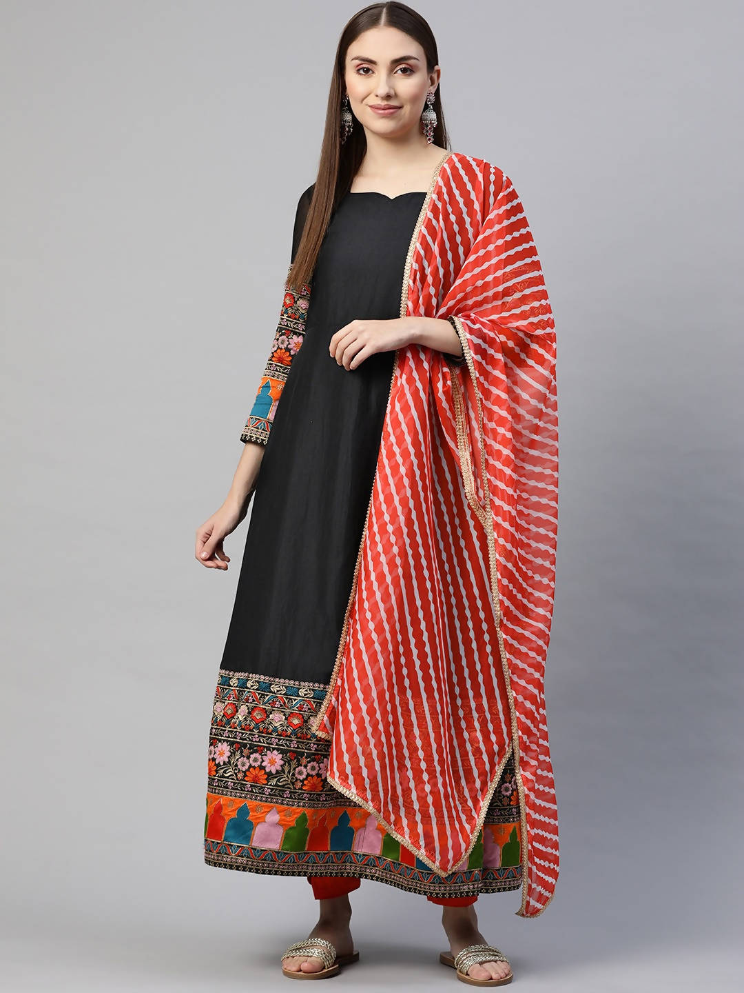 Myshka Multicolor Solid 3/4 Sleeve Sweetheart Neck Anarkali Gown With Dupatta