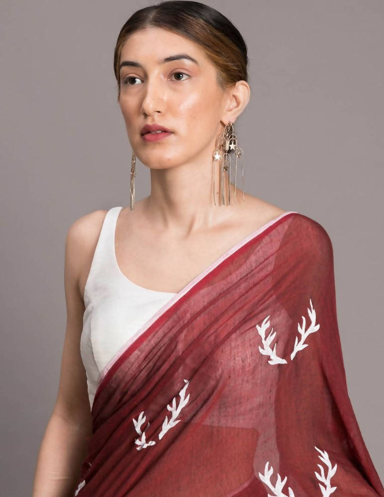 Suta Women Maroon White Hand Blocked Pure Cotton Saree