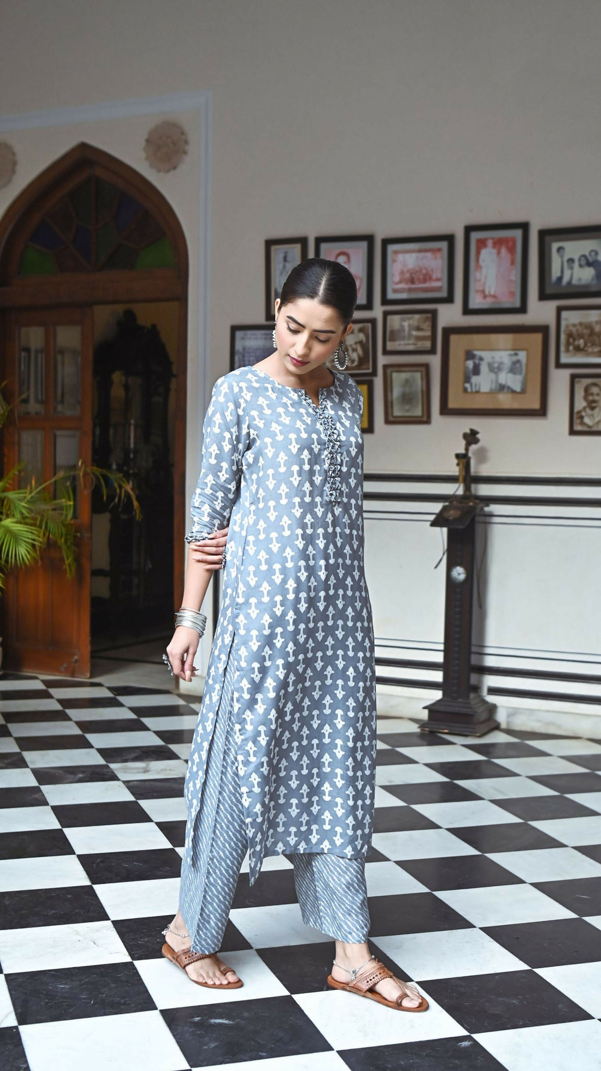 Jyoti Fashion Women's Grey Pure Muslin Heavy Digital Printed Kurta Plazo Set