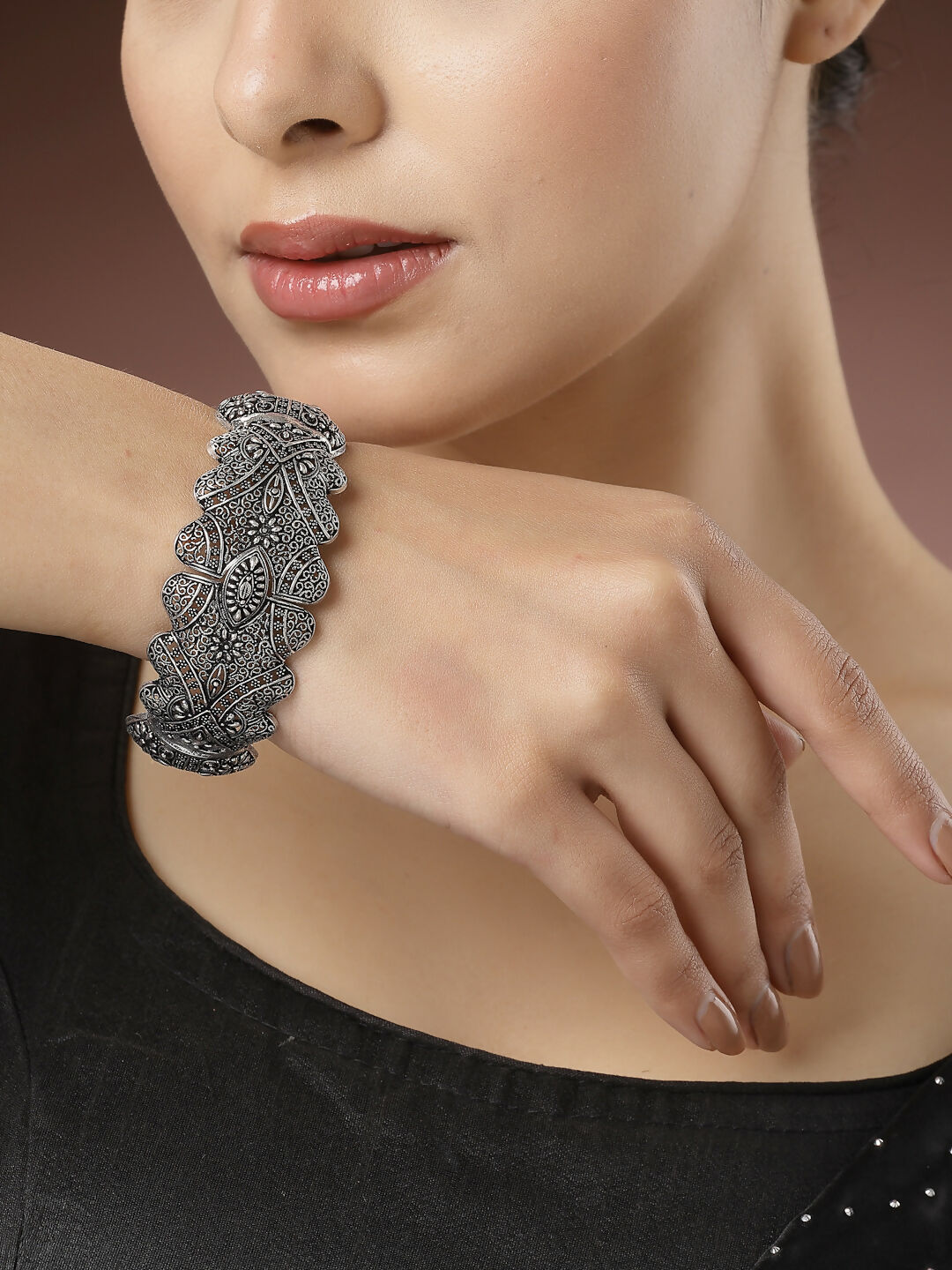 NVR Women's Silver-Toned German Silver Oxidised Kada Bangle