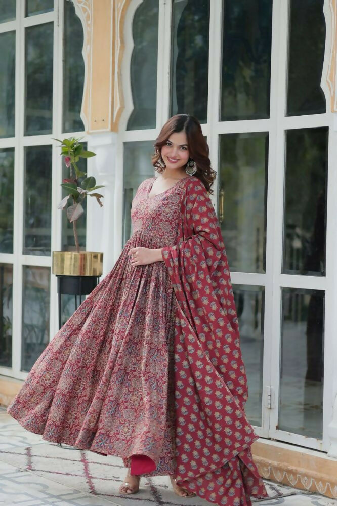 Vastranavya Maroon Pure Cotton Printed Top with Pant & Dupatta Set