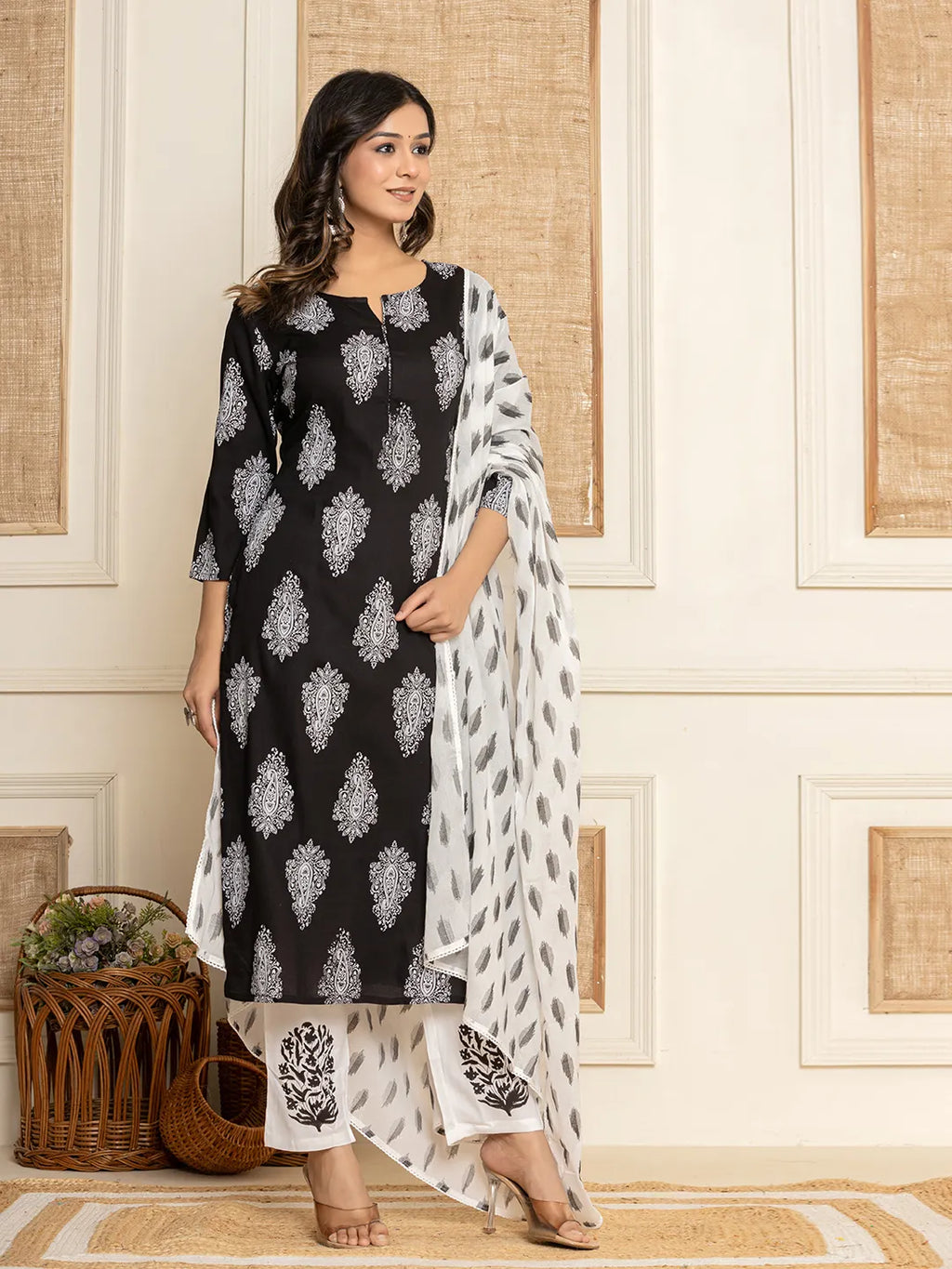 Yufta Women Black Paisley Print Rayon Kurta With Hand Block Print Palazzo & Dupatta