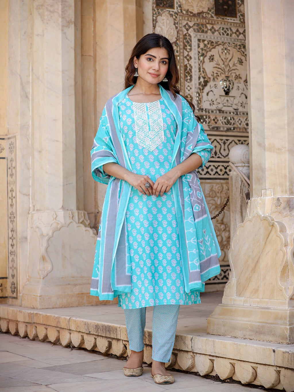 Yufta Women Floral Embroidered Regular Thread Work Kurta with Trousers & Dupatta