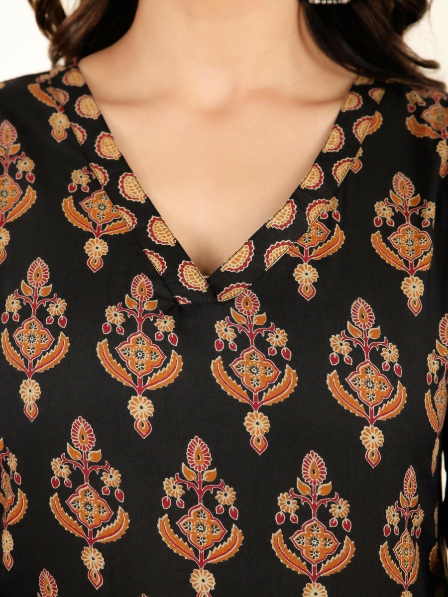 Aramya Black Soft Cotton Floral Print Straight Kurta Pant Set for Women