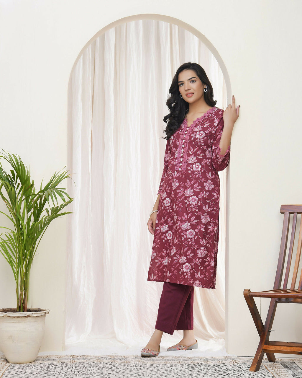 Vaasva Women Magenta Cotton Printed Straight Kurti With Pant
