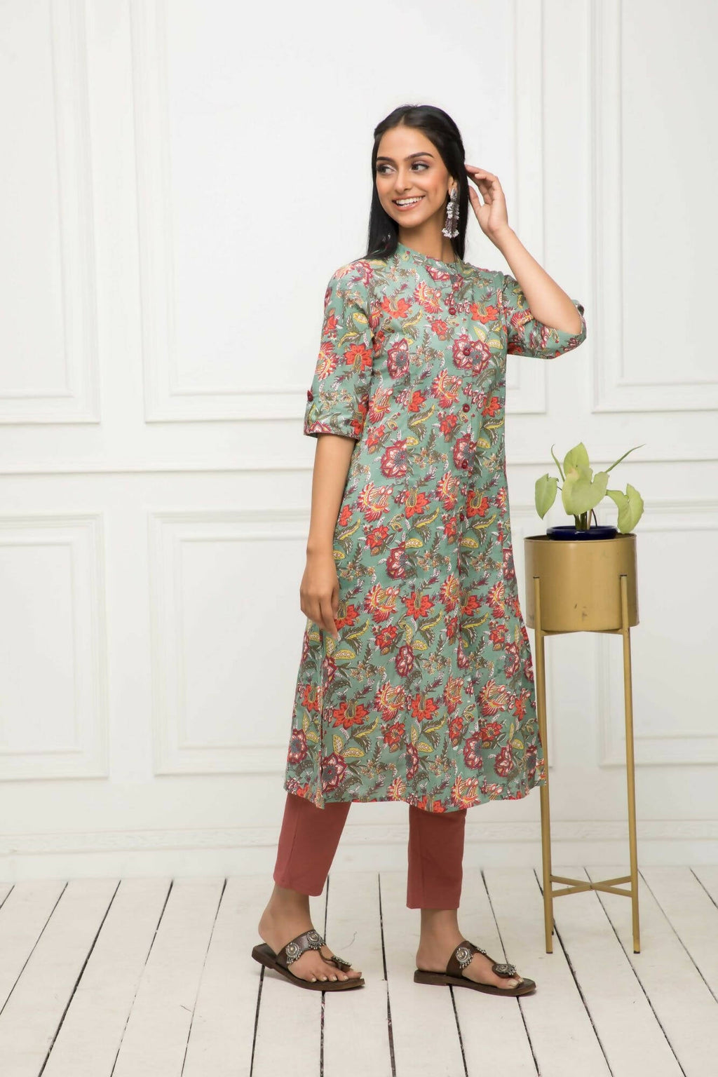 Myshka Women Multi Solid Cotton A-Line Round Neck Kurtas