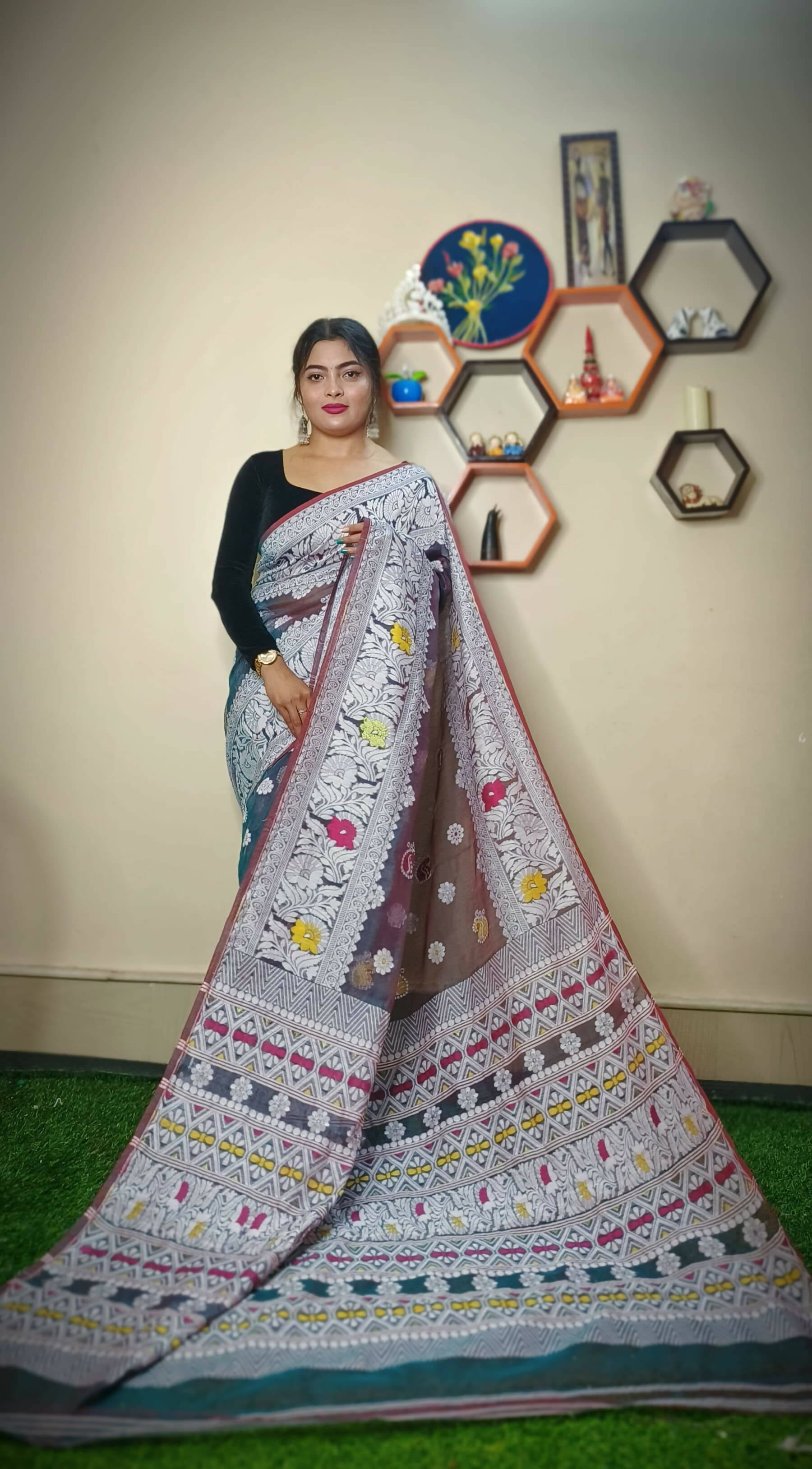 Exclusive Collection Handloom Dhakai Jamdani Saree - Brown
