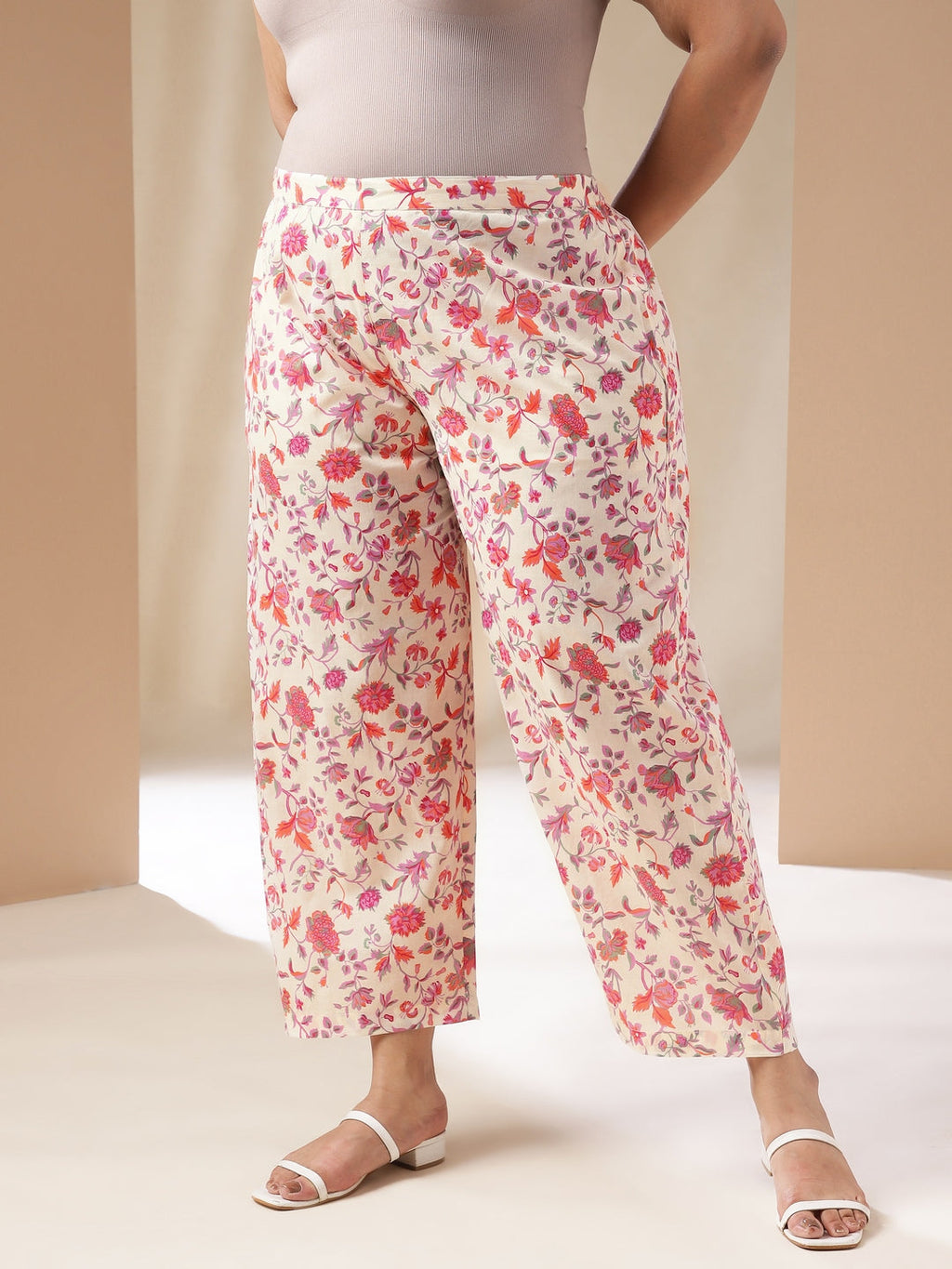Janasya A-Line Cambric Cream Floral Notch Neck Co-Ords
