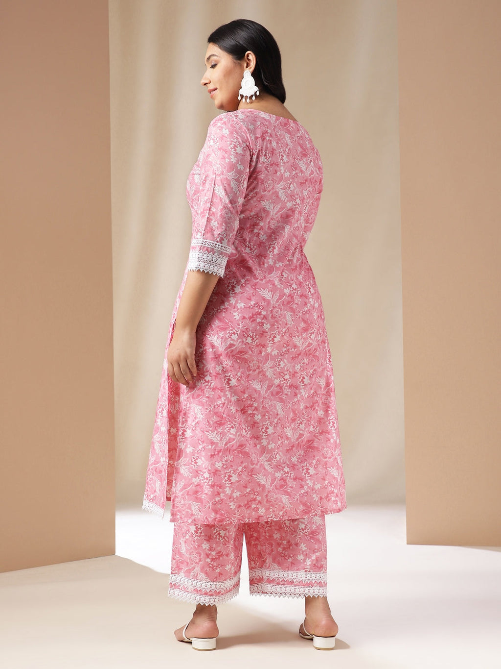 Janasya Straight Cambric Pink Floral V-Neck Set