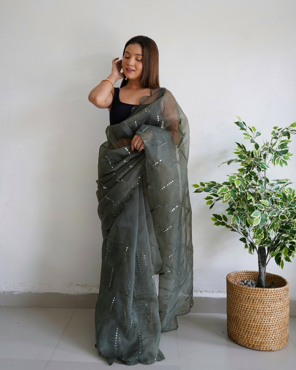 Vamsee Vika 9Mm Grey Organza Saree