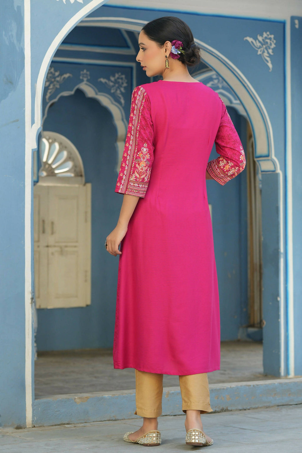 Juniper Women's Fuchsia Rayon Staple Placement Printed A-Line Kurta