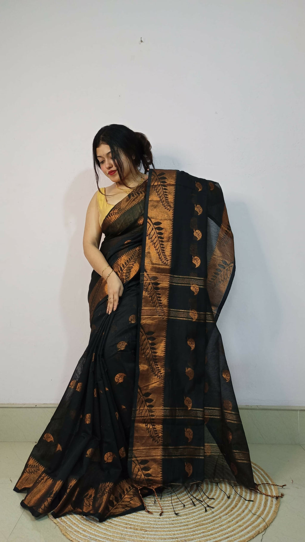 Exclusive Collection Beautiful Black Cotton Silk Woven Handloom Saree With Running Blouse Piece
