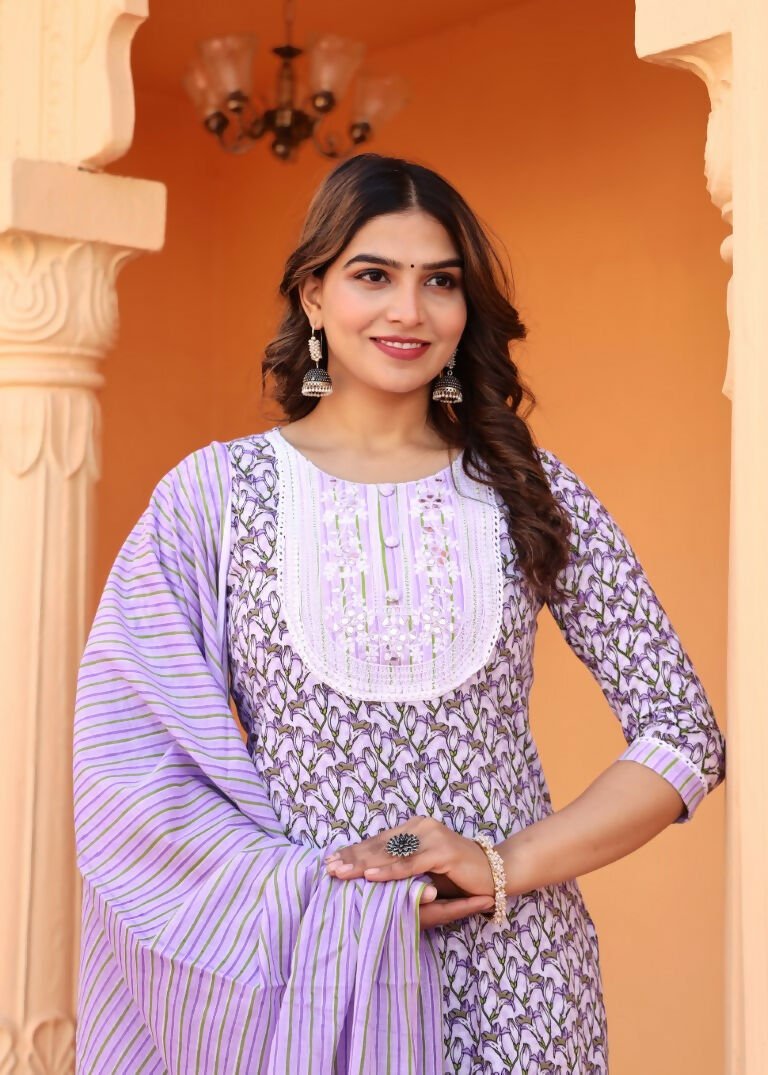 Alvano Printed Straight Kurti with Pant and Dupatta Set for Womens's and Girls Rayon