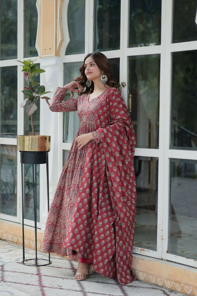 Vastranavya Maroon Pure Cotton Printed Top with Pant & Dupatta Set