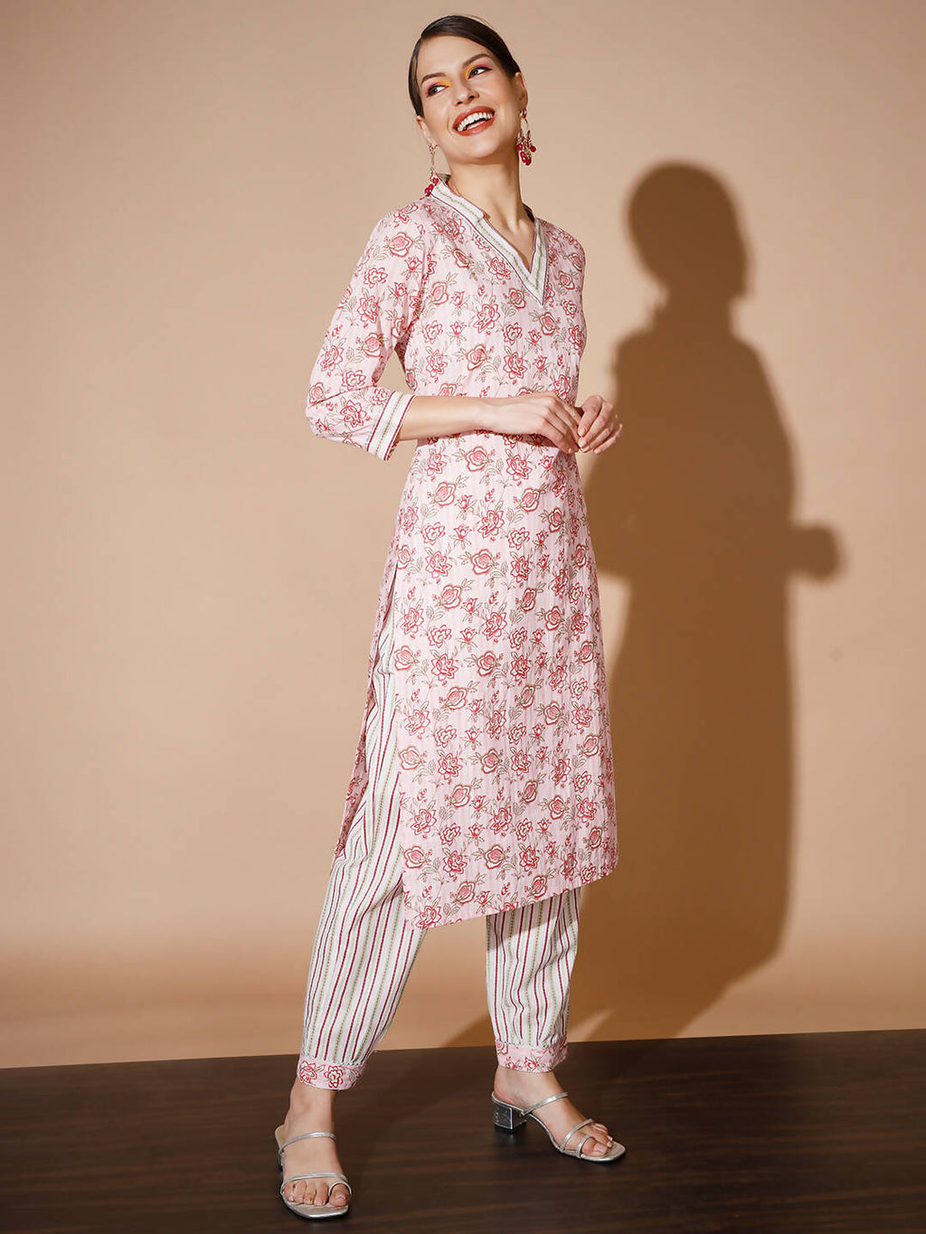 Myshka Women Pink Floral Kurta & Trousers
