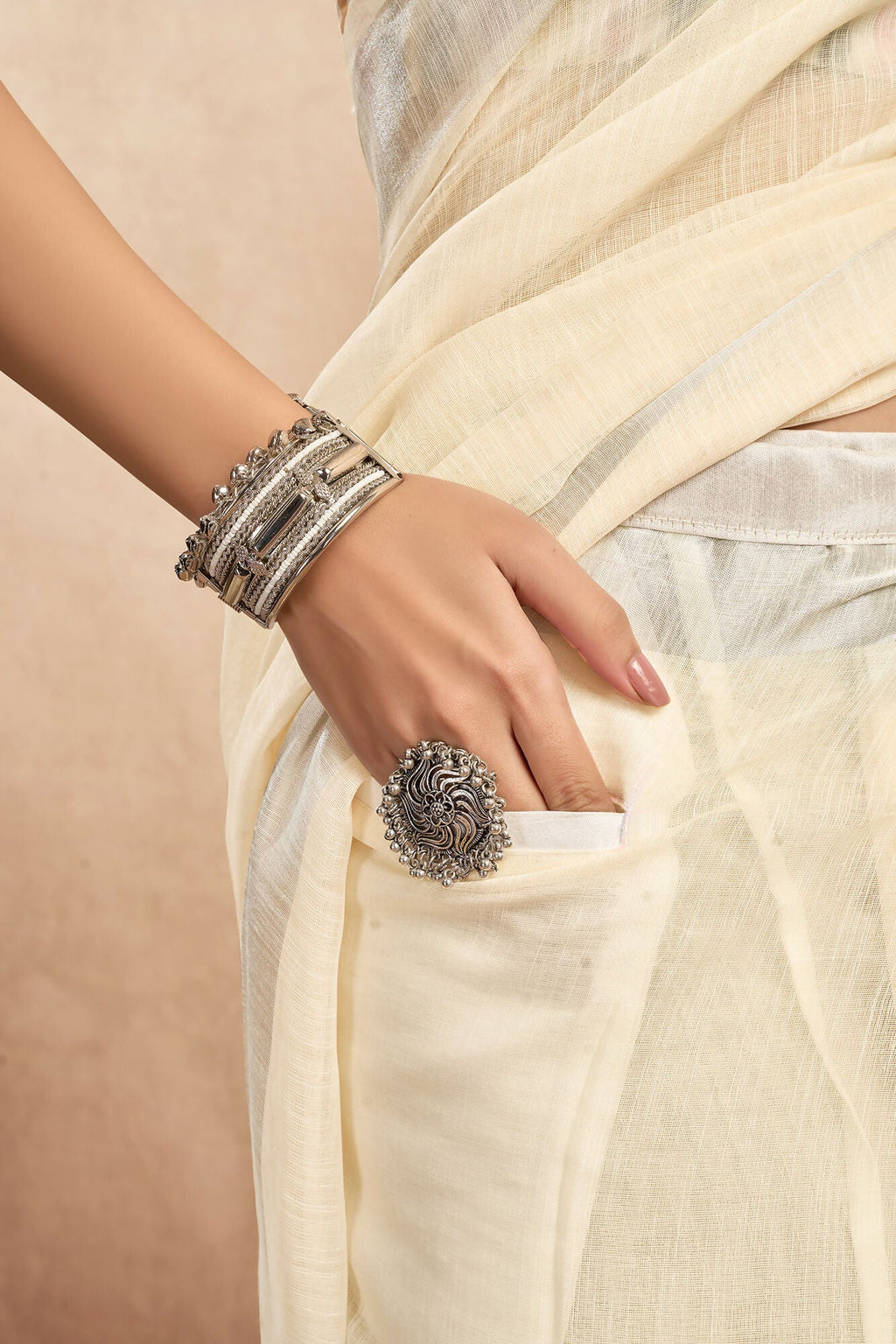 Vastranavya Off White Digital Printed Linen Ready To Wear Pocket Saree with Unstitched Blouse