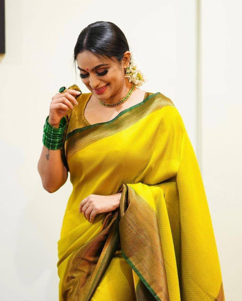 Vamika Weaving Banarasi Jacquard Yellow Kanjivaram Saree