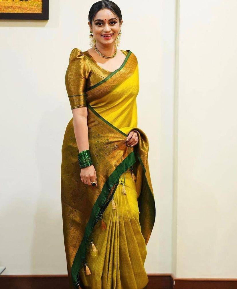 Vamika Weaving Banarasi Jacquard Yellow Kanjivaram Saree