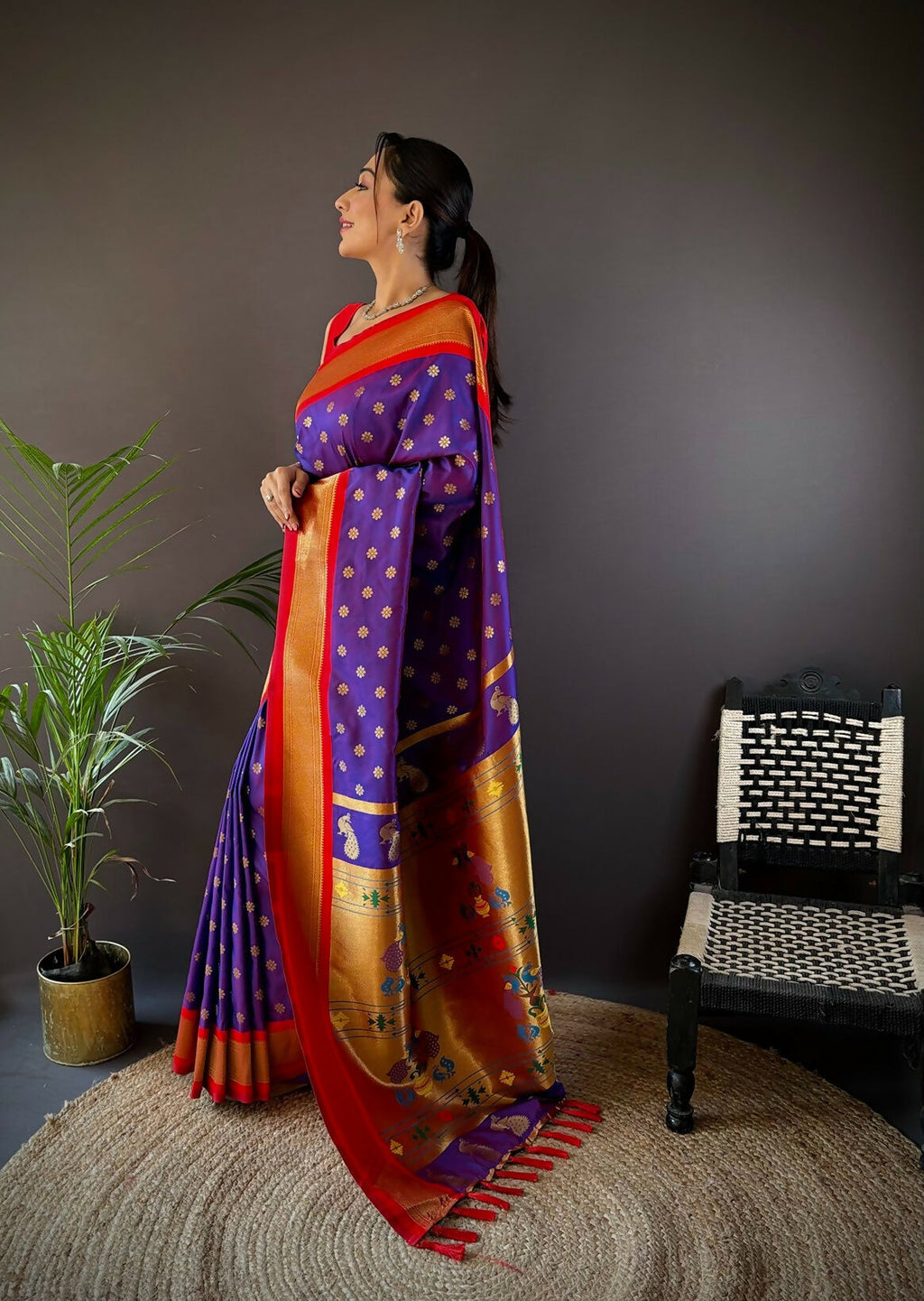 Joban Fashion Red Butti Kanchipuram silk Sarees