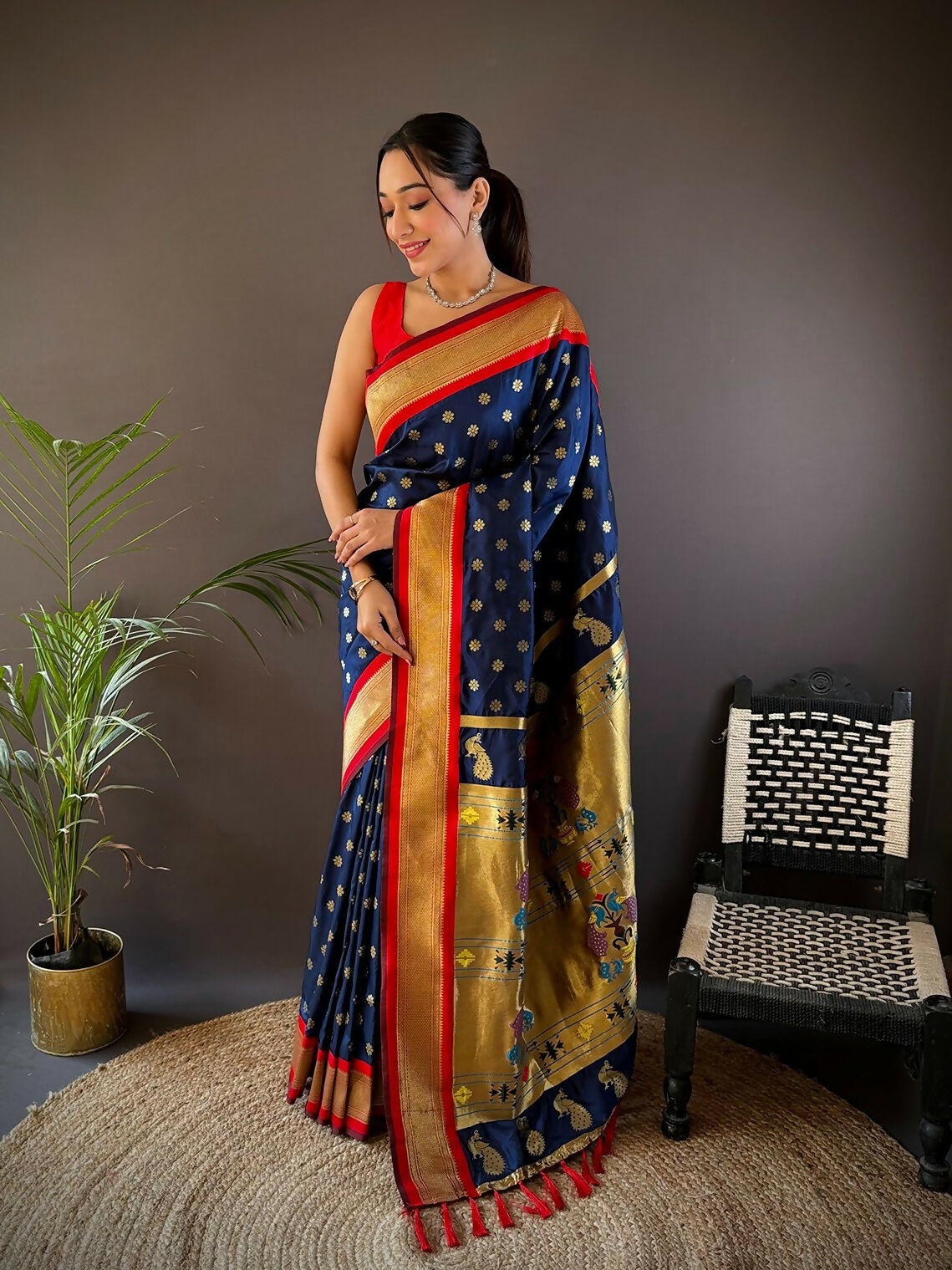 Joban Fashion Red Butti Kanchipuram silk Sarees