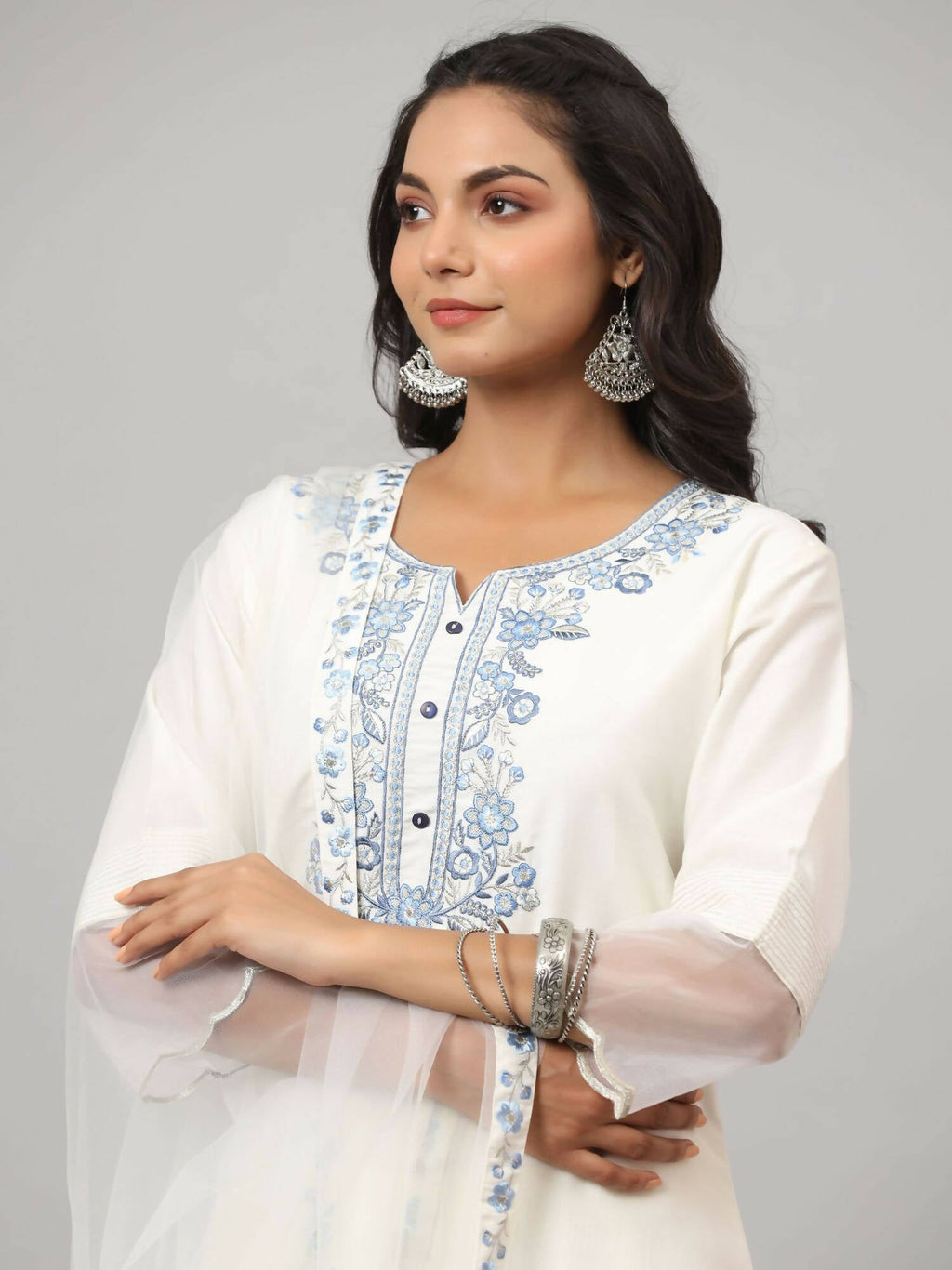 Juniper Women's White Chinnon Solid Embroidered Kurta Set