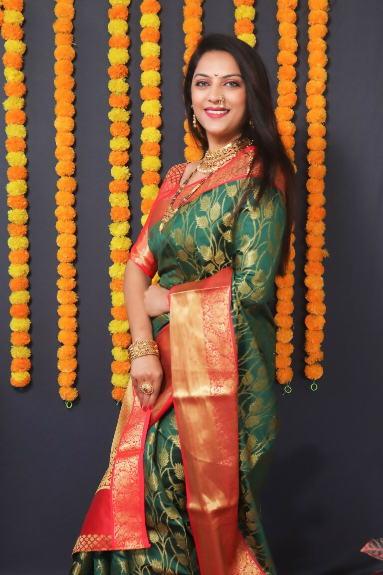 Jyoti Fashion Women's Bottle Green Kanjivaram Silk Zari Woven Saree with Blouse