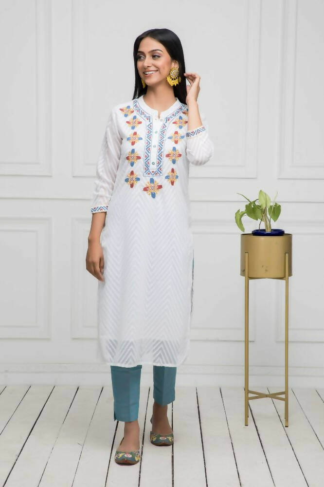Myshka Women Solid Georgette Straight V-Neck White Kurtas