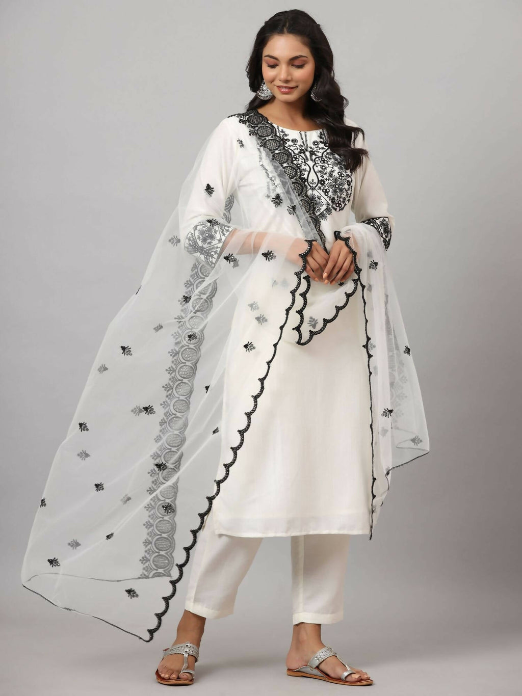 Juniper Women's White Chinnon Solid Embroidered Kurta Set