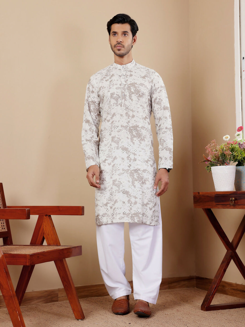 Off white Viscose Designer Embroidery Work Men's Rajwadi Kurta Set - Mahotsav