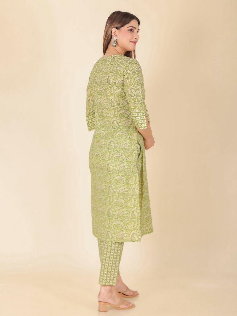 Aramya Straight Soft Cotton Floral Print Women's Kurta - Green
