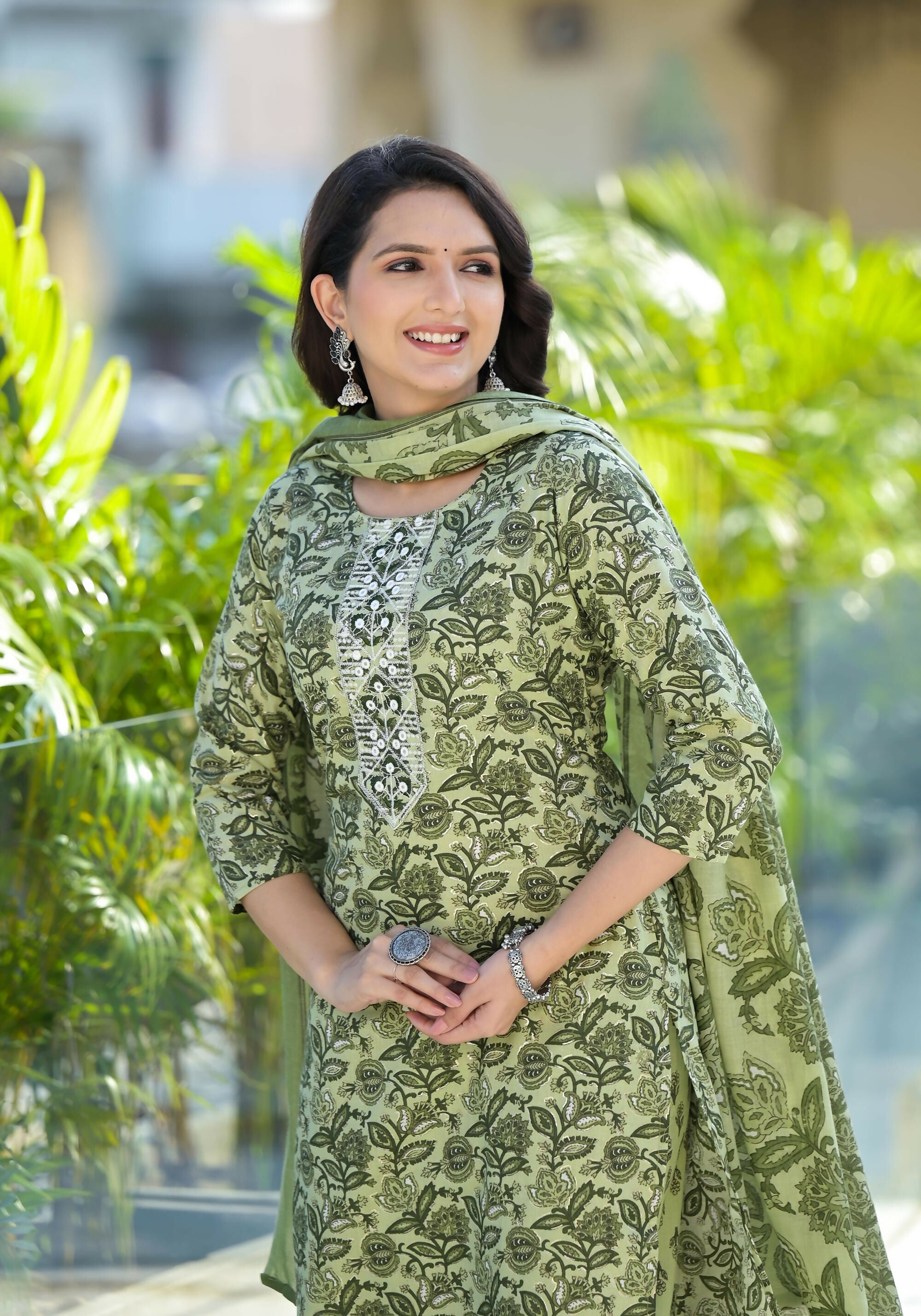 Juniper Women's Green Floral Printed Cotton Kurta Set With Thread & Mirror Work