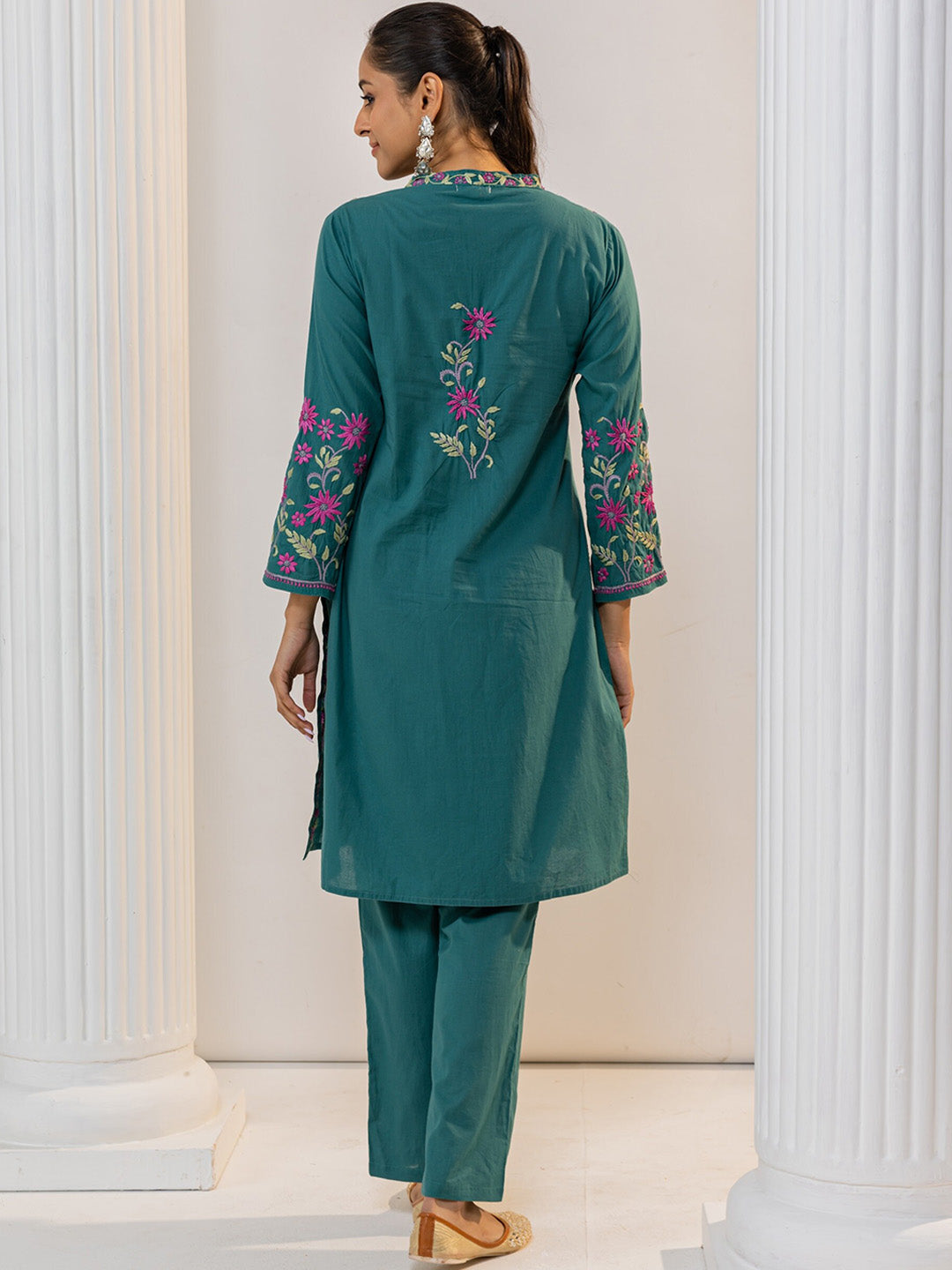 HOUSE OF KARI Floral Embroidered Regular Chikankari Kurta with Trousers
